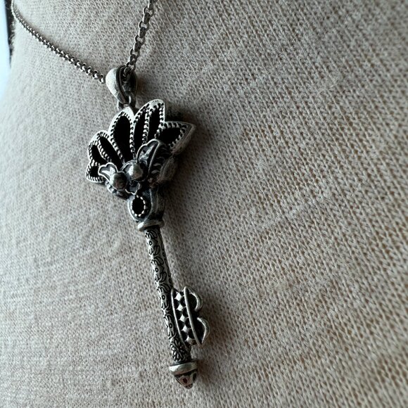 Silver Tone Key Pendant Necklace XC Brand 16-18" - Picture 4 of 6